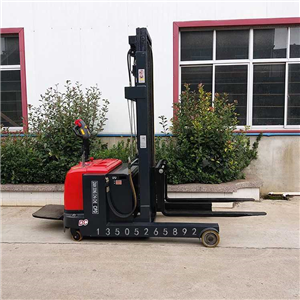 新一代智能電動叉車 高效物流的綠色動力引擎
